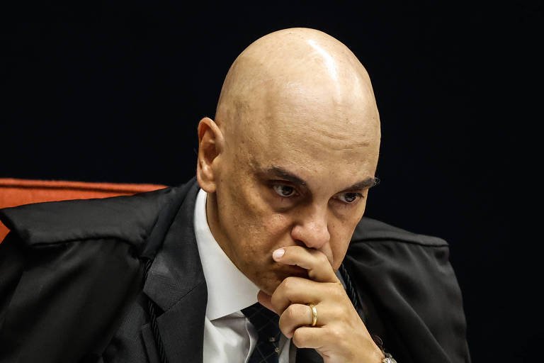 Julgamento da Trama Golpista no STF: Esquerda Celebra Início, Bolsonaristas Se Ausentam e Reagem Online - Imagem do artigo original