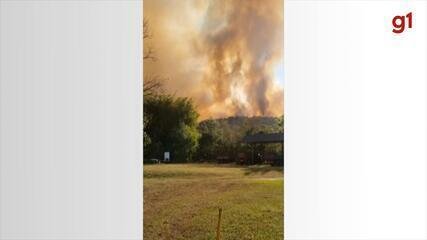 Incêndio Flona Ipanema: Combate intenso com helicóptero e caminhão-pipa - Imagem do artigo original