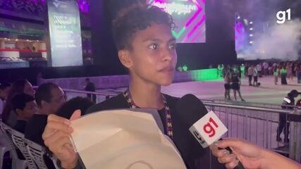Jovem com TEA Leva Caricatura a Ivete Sangalo em Belém - Imagem do artigo original