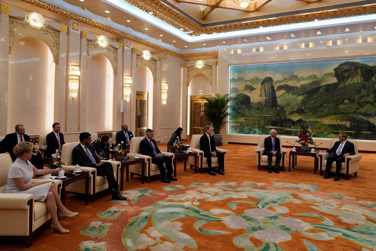 Premier Li Qiang Recebe Delegação dos EUA para Discutir Tarifas - Imagem do artigo original