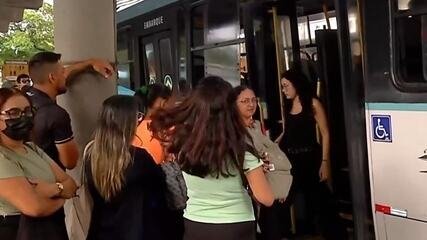 Crise Ônibus Fortaleza: Desconforto e Demoras Marcam Transporte - Imagem do artigo original