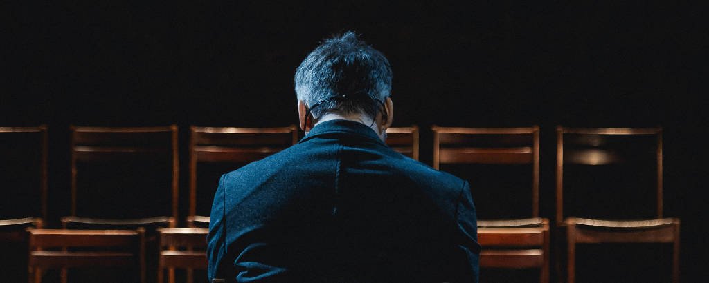 Wagner Moura em “Um Julgamento” no retorno aos palcos - Imagem do artigo original
