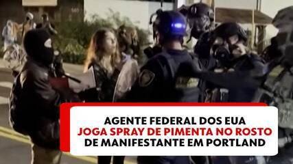 Portland: Agente Federal Usa Spray de Pimenta em Protesto - Imagem do artigo original