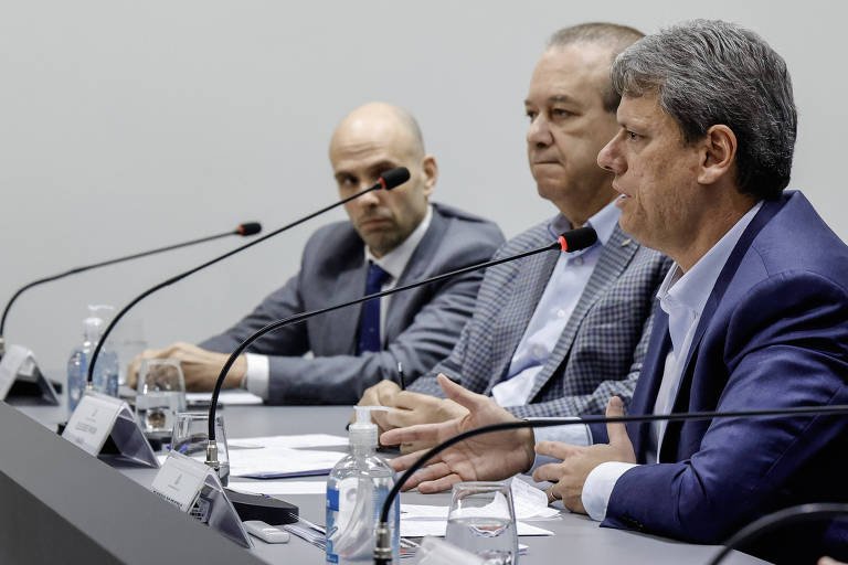 Tarcísio de Freitas Recebe Críticas por Fala sobre Coca-Cola - Imagem do artigo original