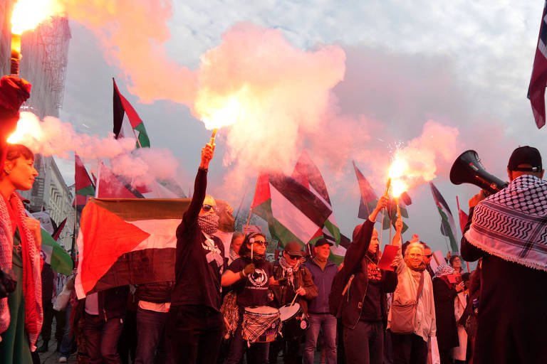 Protestos Contra Israel Marcam Eliminatórias da Copa em Oslo - Imagem do artigo original