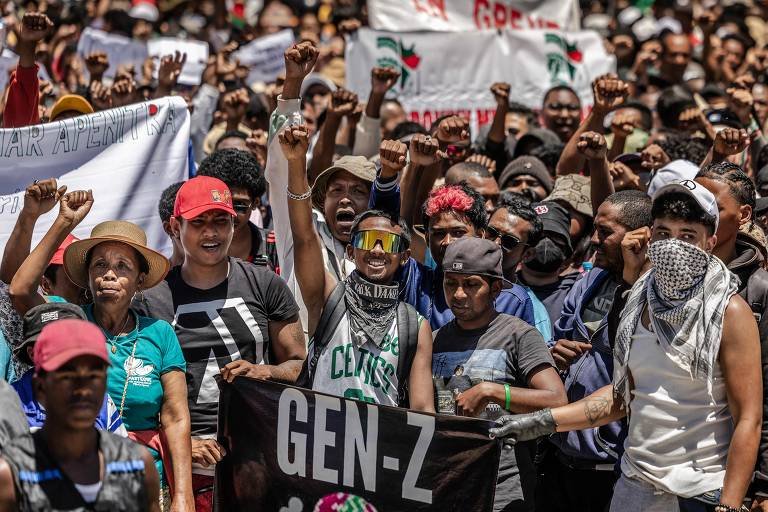 Presidente de Madagascar Deixa o País Após Protestos da Geração Z - Imagem do artigo original