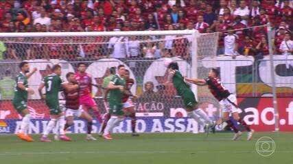 Falhas de Arbitragem: Polêmicas Marcam Flamengo x Palmeiras - Imagem do artigo original