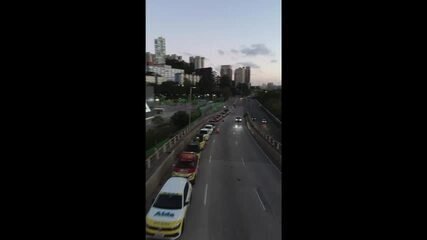 Autoescolas protestam na Ponte Estaiada contra fim da CNH - Imagem do artigo original
