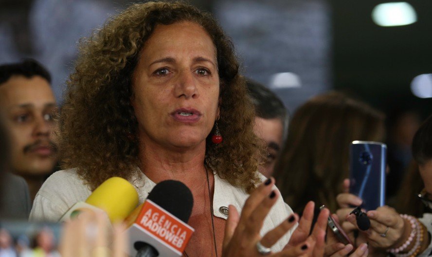 Câmara Aprova Urgência para Licença Menstrual e Pauta Feminina - Imagem do artigo original