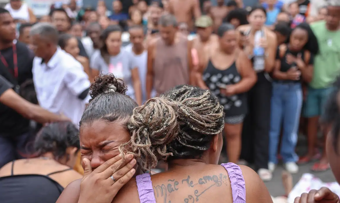 Mães Questionam Operação Policial no Rio após Mortes - Imagem do artigo original