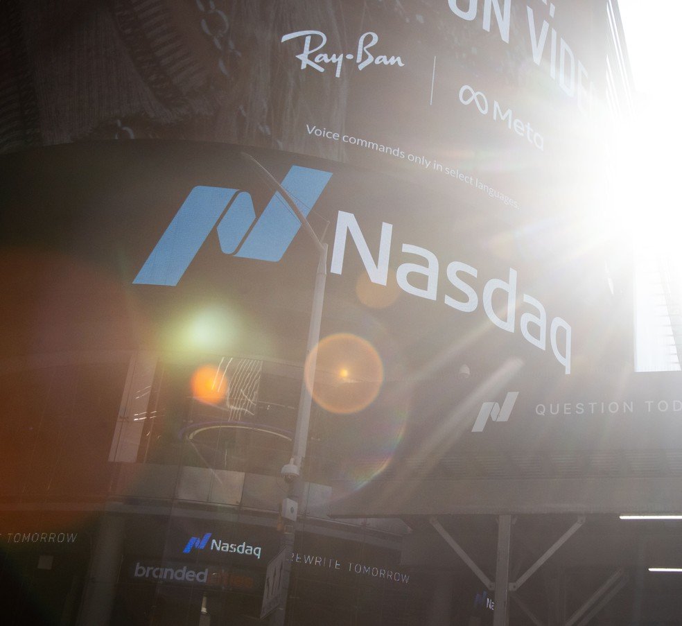 Bolsas de Nova York Recuam Sob Pressão de Techs e Fed - Imagem do artigo original