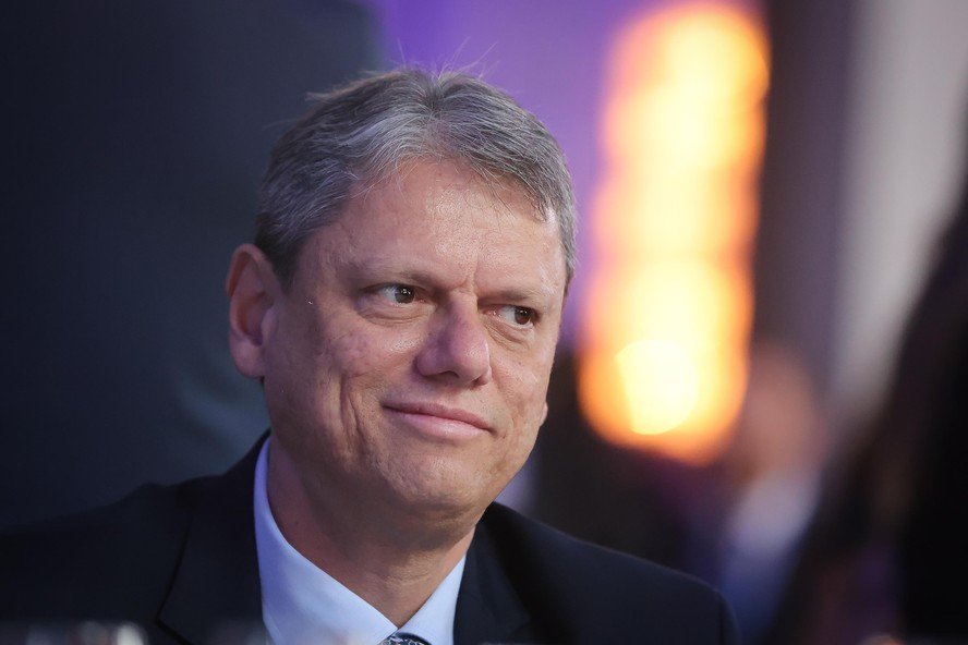 Tarcísio defende guinada na segurança pública após ação no Rio - Imagem do artigo original