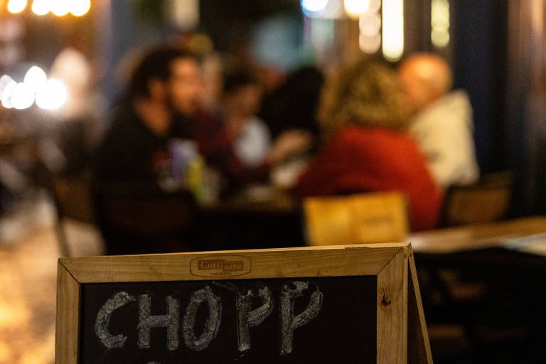Metanol em Bares de SP: Clientes Priorizam Cerveja e Vinho - Imagem do artigo original