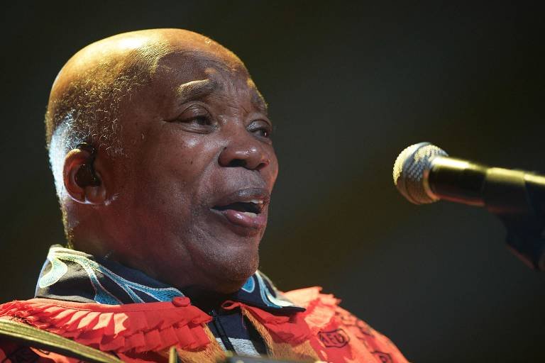Rotina de Milton Nascimento: Demência Impacta o Cotidiano - Imagem do artigo original