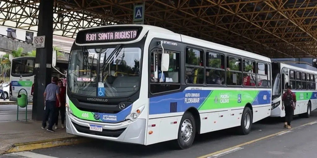 Prefeitura de Poços envia projeto para reduzir tarifa de ônibus - Imagem do artigo