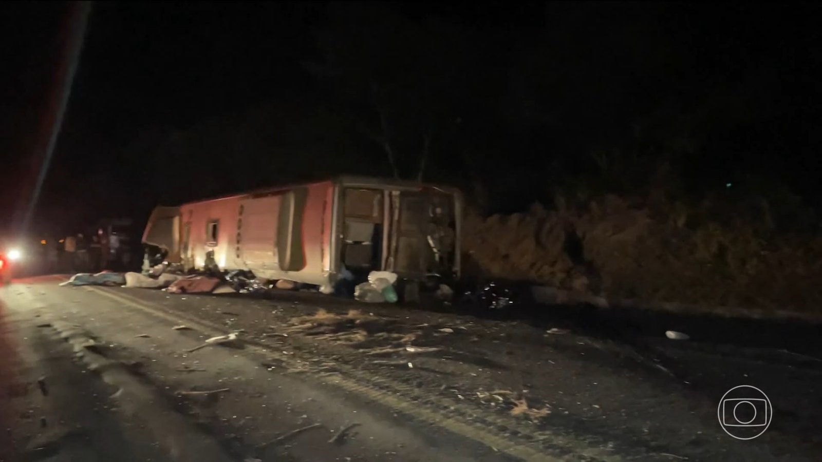 Acidente de Ônibus em PE Mata 17 e Causa Tragédia na BR-423 - Imagem do artigo