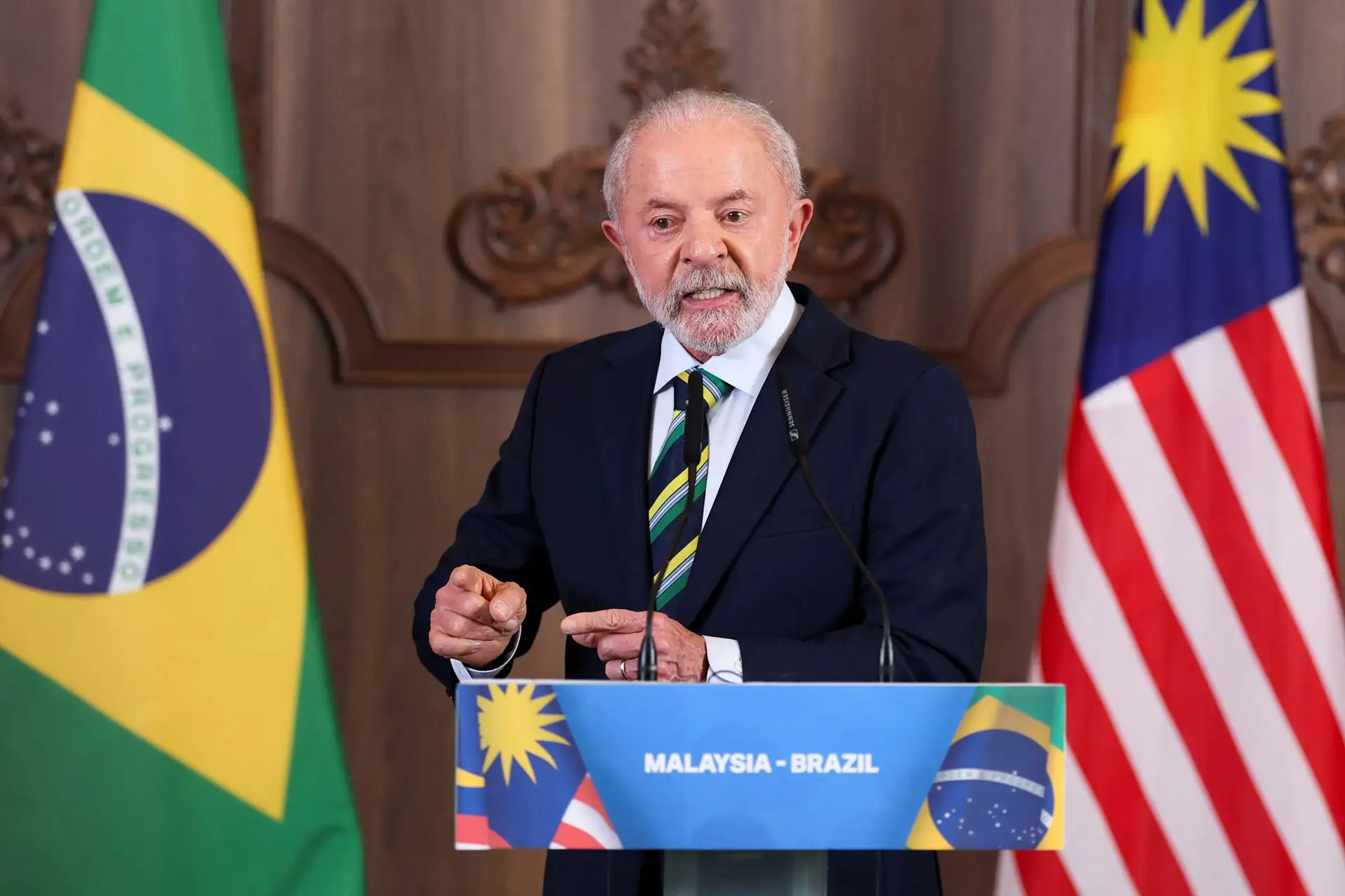 Lula Detalha Encontro com Trump e Prepara Acordo Brasil-EUA - Imagem do artigo