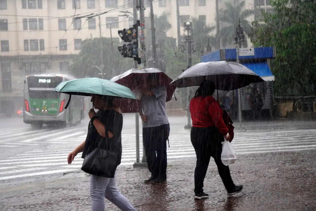 La Niña Brasil: Fenômeno Deve se Fortalecer em Novembro - Imagem do artigo