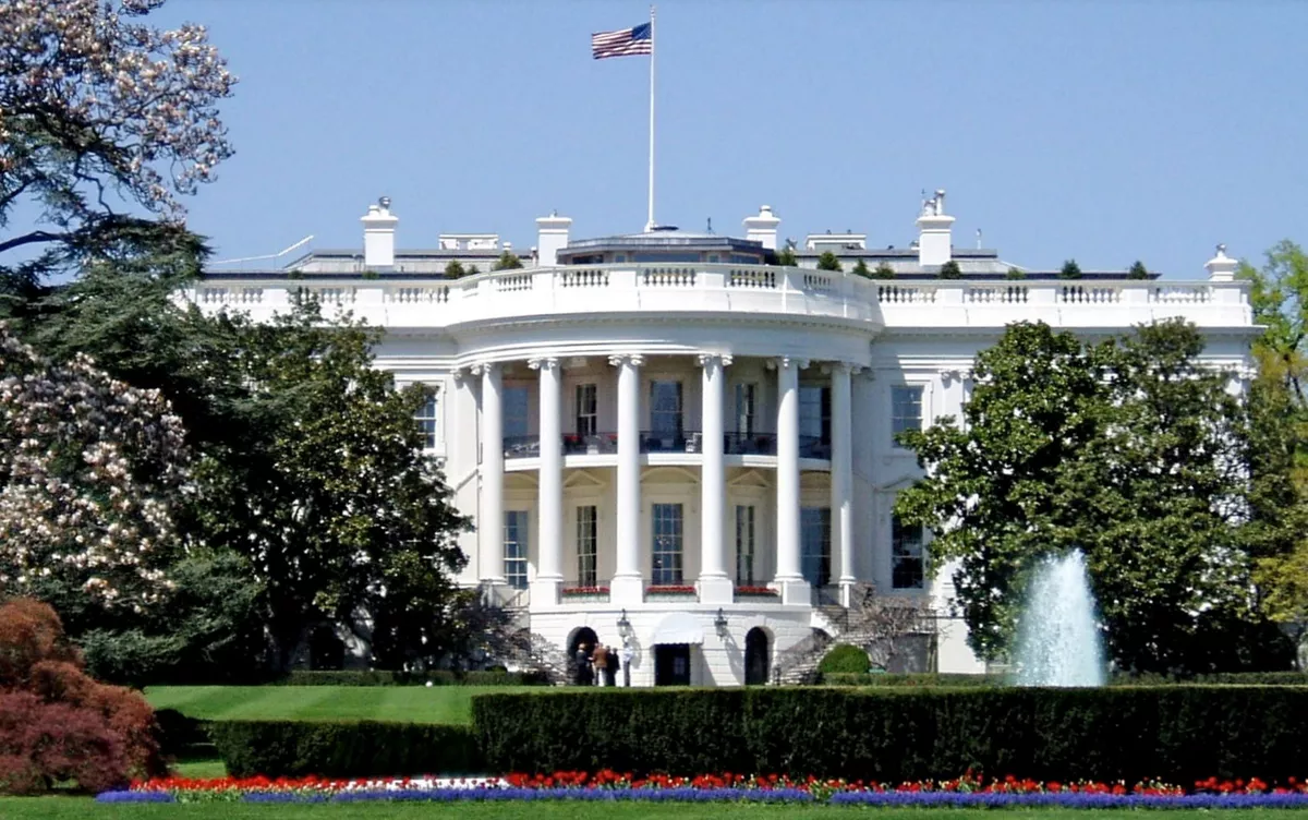 Paralisação do Governo Trump após Falha Orçamentária - Imagem do artigo
