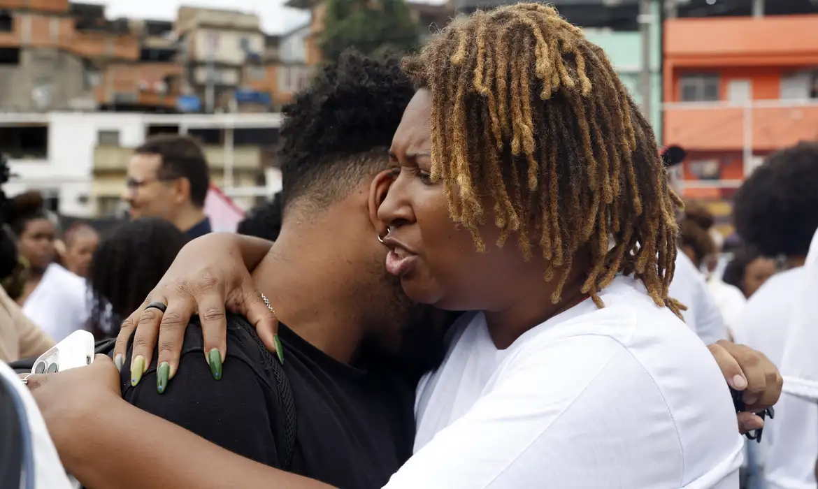 Impacto de Operações Policiais em Favelas Adoece Moradores - Imagem do artigo original