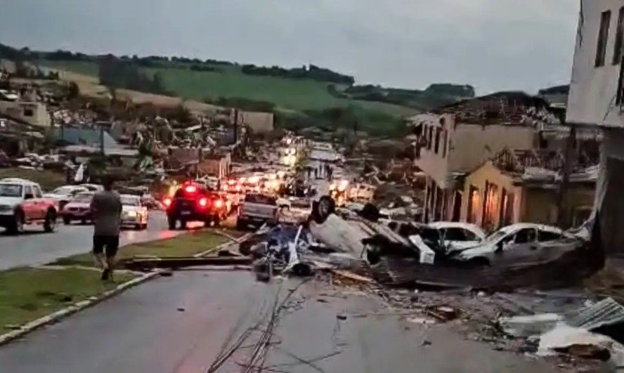 Senado à Disposição: Reconstrução do Paraná Pós-Tornado - Imagem do artigo original