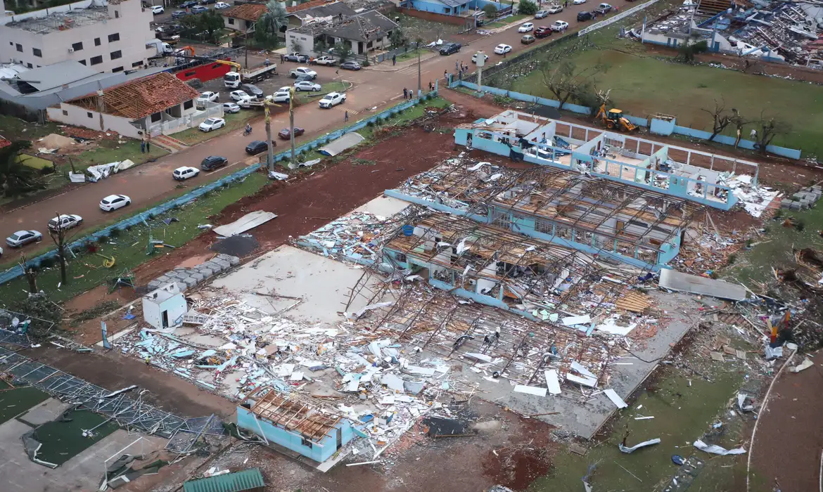 Paraná Confirma Sétima Morte por Tornados Devastadores - Imagem do artigo original