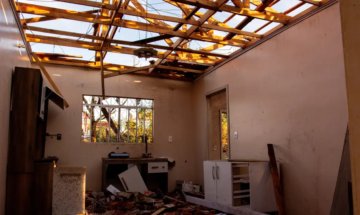 Rio Bonito do Iguaçu Inicia Reconstrução Pós-Tornado - Imagem do artigo original