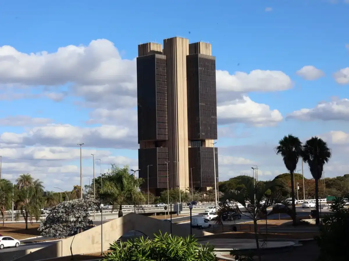 Estímulos Governamentais Desafiam Corte Selic, Diz Barclays - Imagem do artigo