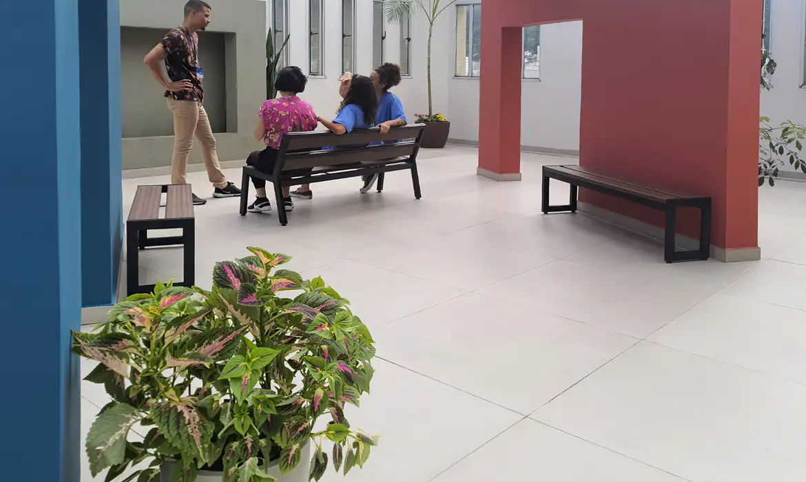 Profissionais do SUS: Treinamento em Cuidados Paliativos Começa - Imagem do artigo original