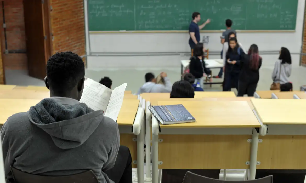 SC Proíbe Cotas Raciais em Universidades Estaduais - Imagem do artigo original