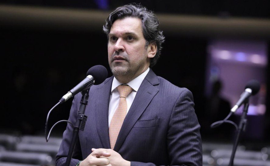 Câmara aprova alteração no arcabouço para saúde e educação - Imagem do artigo original