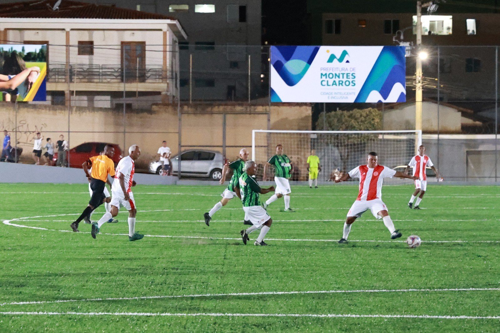 Montes Claros Inaugura Campo com Gramado Sintético Padrão - Imagem do artigo