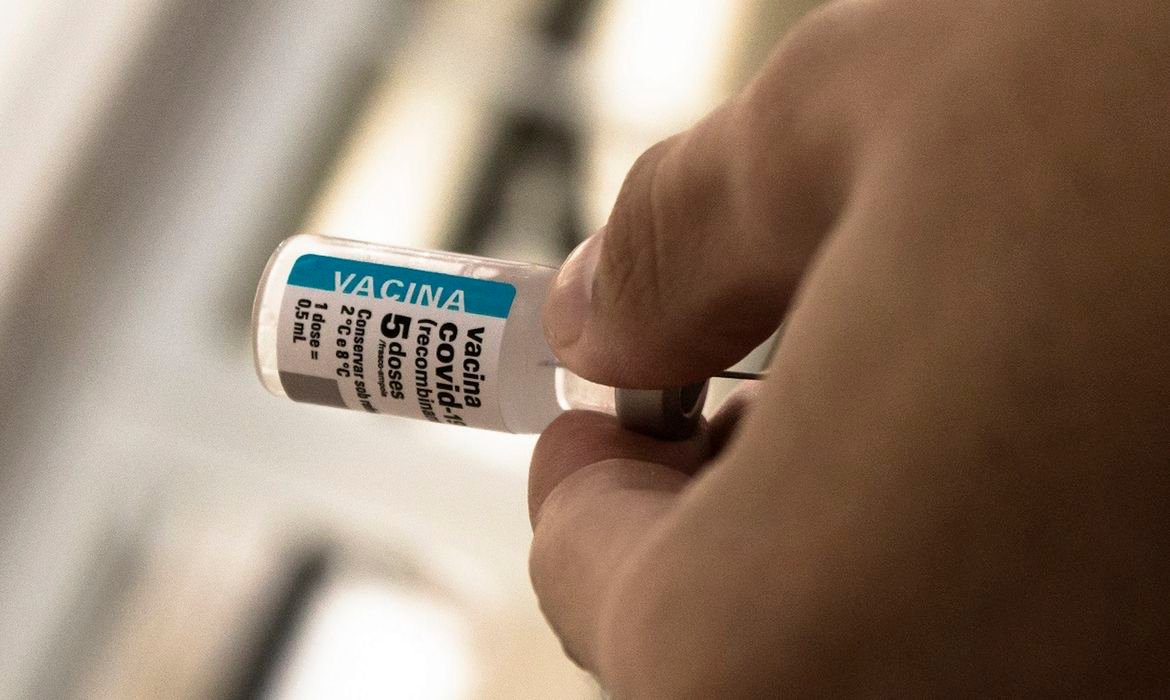 Covid-19 ainda preocupa: Baixa vacinação ameaça o Brasil - Imagem do artigo original