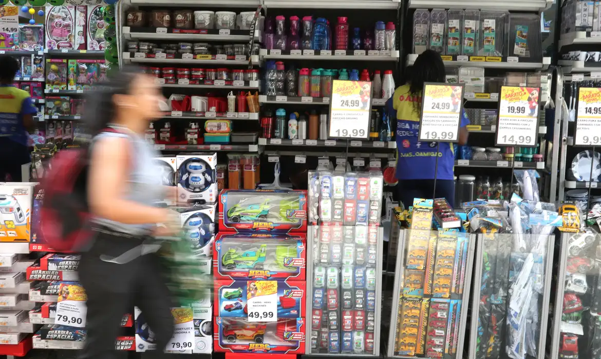 PIB 2026: Economia Desacelera em Cenário de Cautela - Imagem do artigo