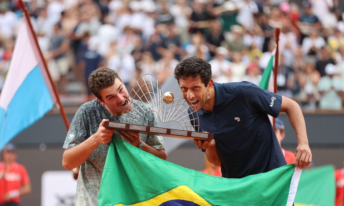 Dupla Fonseca e Melo Brilha no Rio Open e Conquista Título - Imagem do artigo original