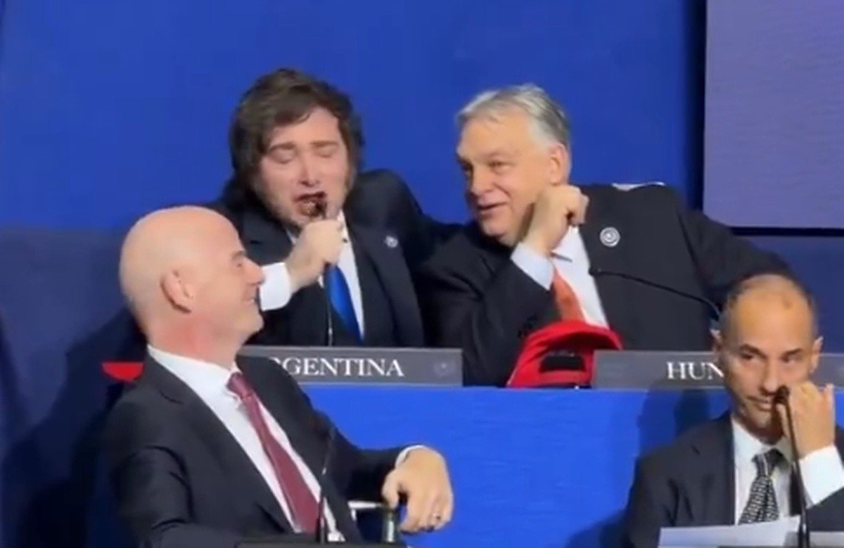 Milei canta ‘Burning Love’ e greve agita Argentina - Imagem do artigo