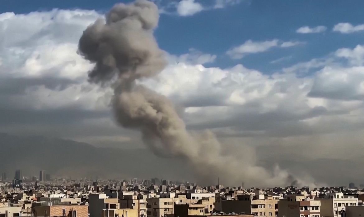 Israel Detona Mais de 500 Alvos em Ofensiva no Irã - Imagem do artigo original