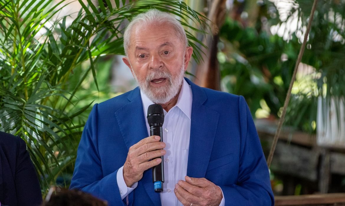 Lula Clama Urgência no Combate ao Feminicídio no Brasil - Imagem do artigo original
