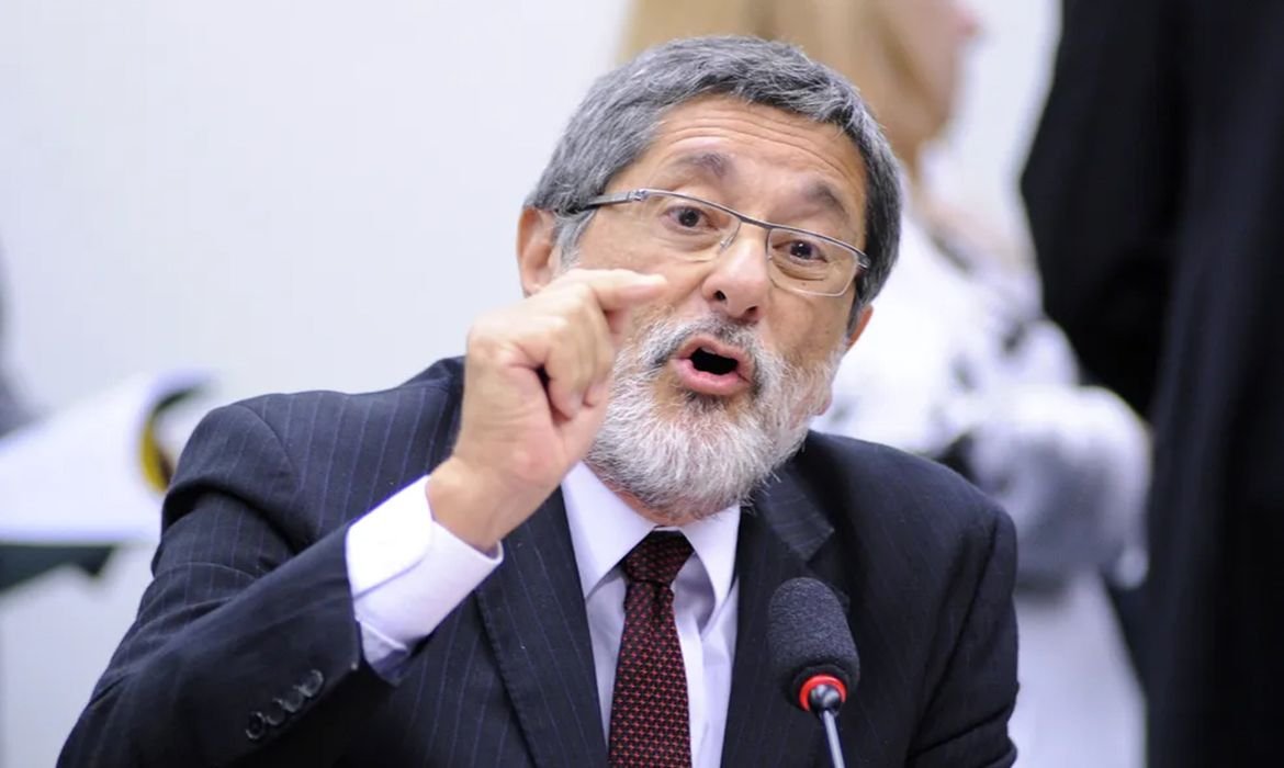 Guerra no Irã Expõe Risco Energético do Brasil, Afirma Gabrielli - Imagem do artigo original