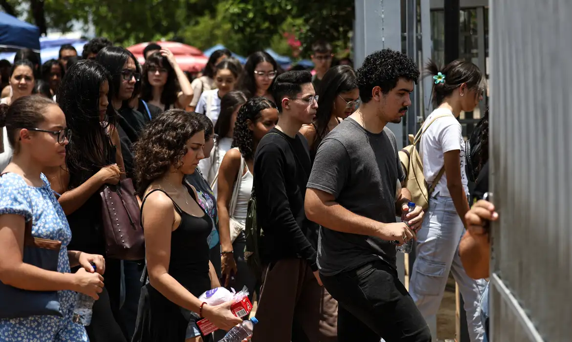 Enem Avalia Ensino Básico e Passa a Integrar Saeb - Imagem do artigo original