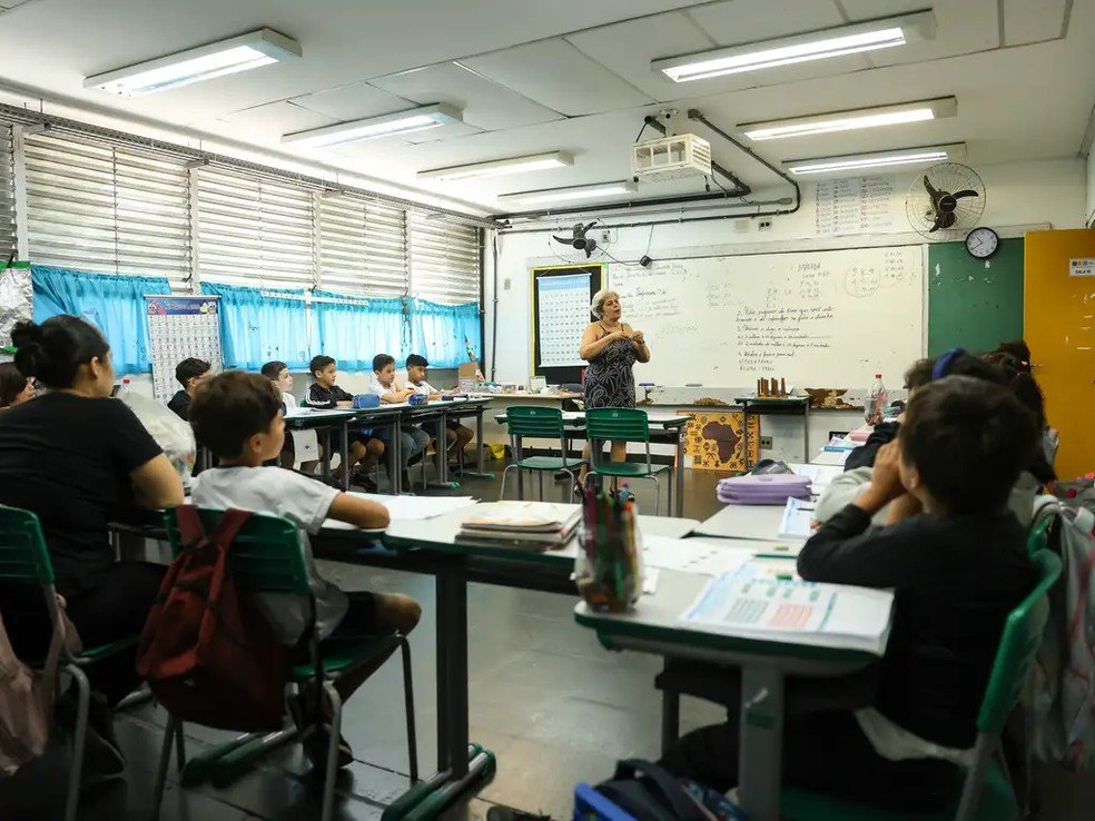 STF define piso salarial para professores temporários da rede - Imagem do artigo original