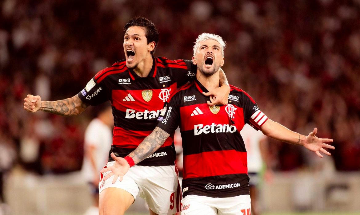 Flamengo Vence Vitória por 2 a 1 em Estreia na Copa do Brasil - Imagem do artigo original