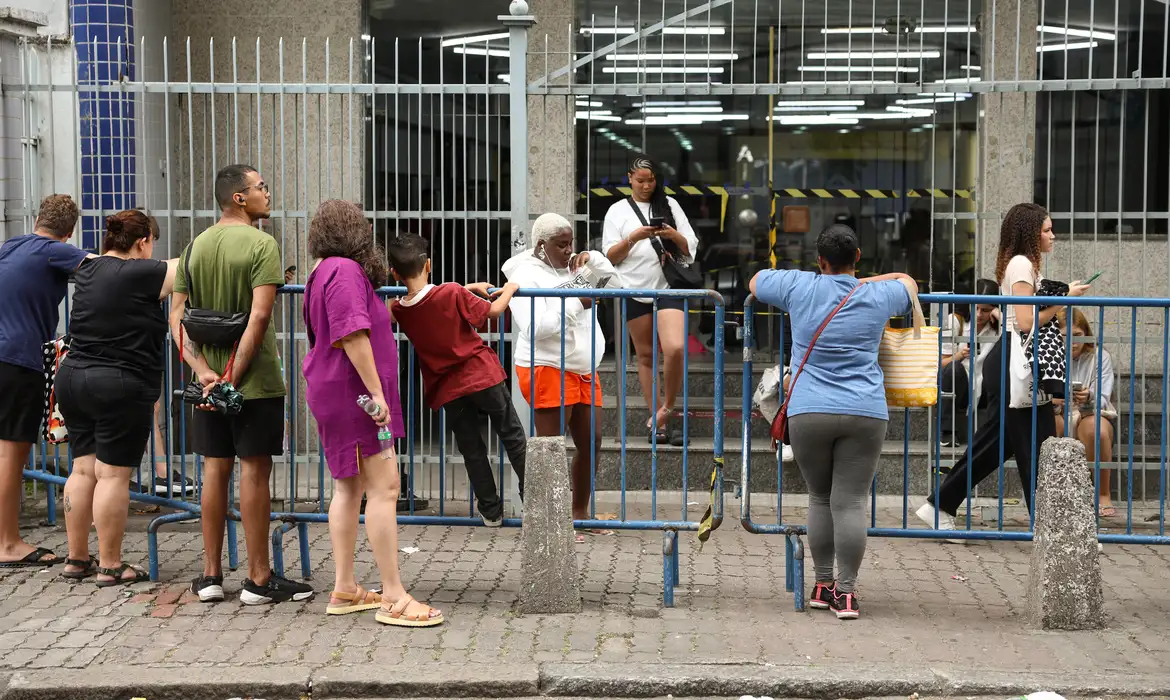 Isenção Enem 2026: Prazo final para pedir inscrição termina - Imagem do artigo original