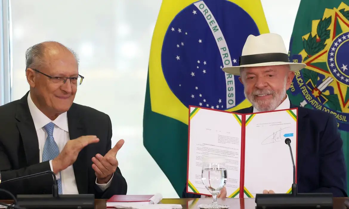 Lula Formaliza Acordo UE-Mercosul em Decreto Presidencial - Imagem do artigo original