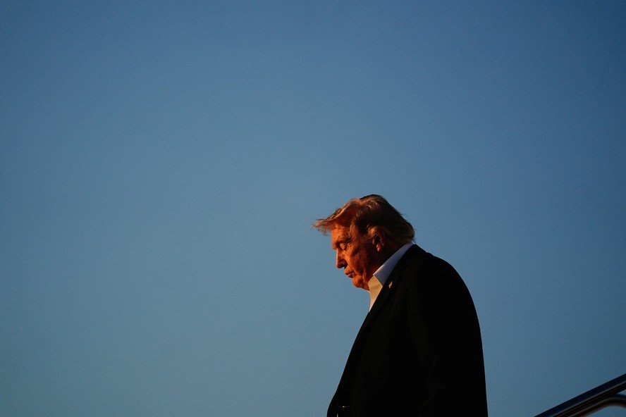 Desaprovação de Trump Atinge Recorde em Nova Pesquisa - Imagem do artigo original