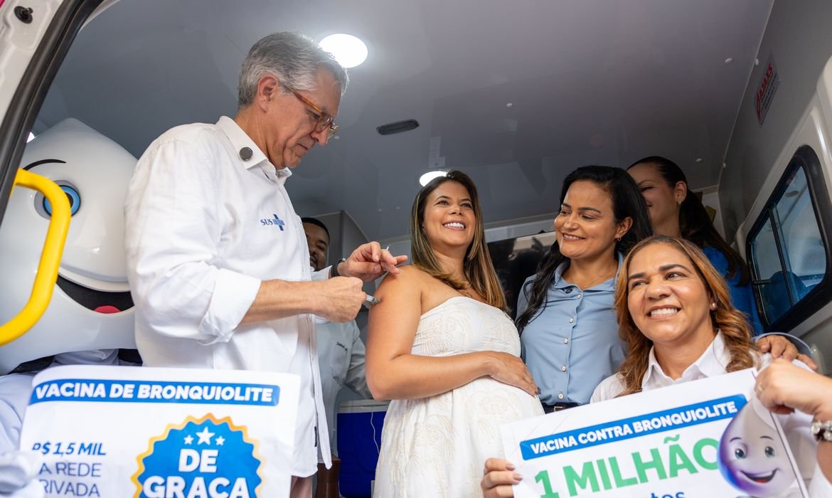 Vacina VSR em gestantes: Brasil atinge 1 milhão de doses - Imagem do artigo original