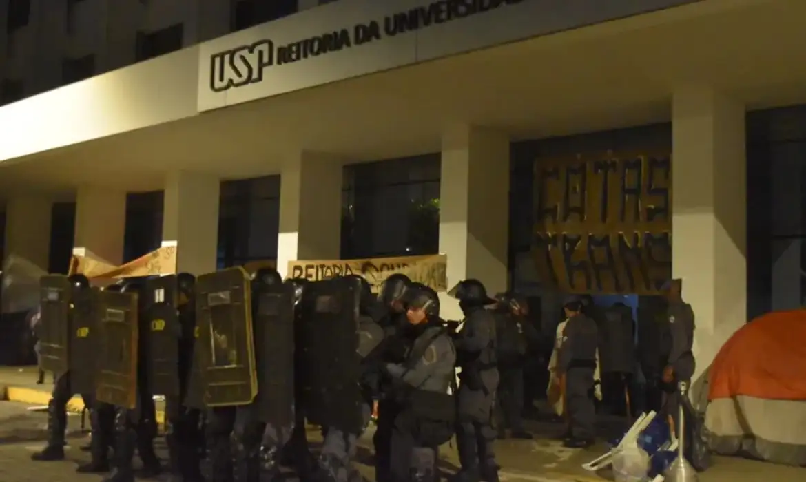 Confronto: Vereadores e Universitários em SP Entram em Agressões - Imagem do artigo original