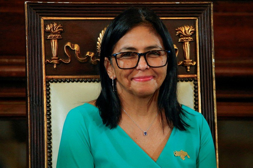 Trump Anexar Venezuela: Silêncio Notável de Delcy Rodríguez - Imagem do artigo original