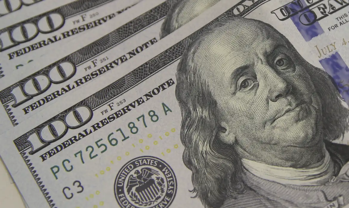 Dólar a R$ 5,06 e Bolsa Cai com Tensão Global e Política - Imagem do artigo original