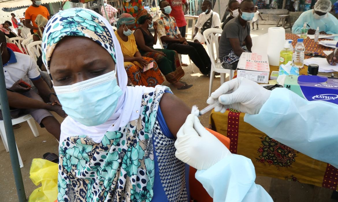 Vacina Ebola Bundibugyo: Previsão de 9 Meses pela OMS - Imagem do artigo original